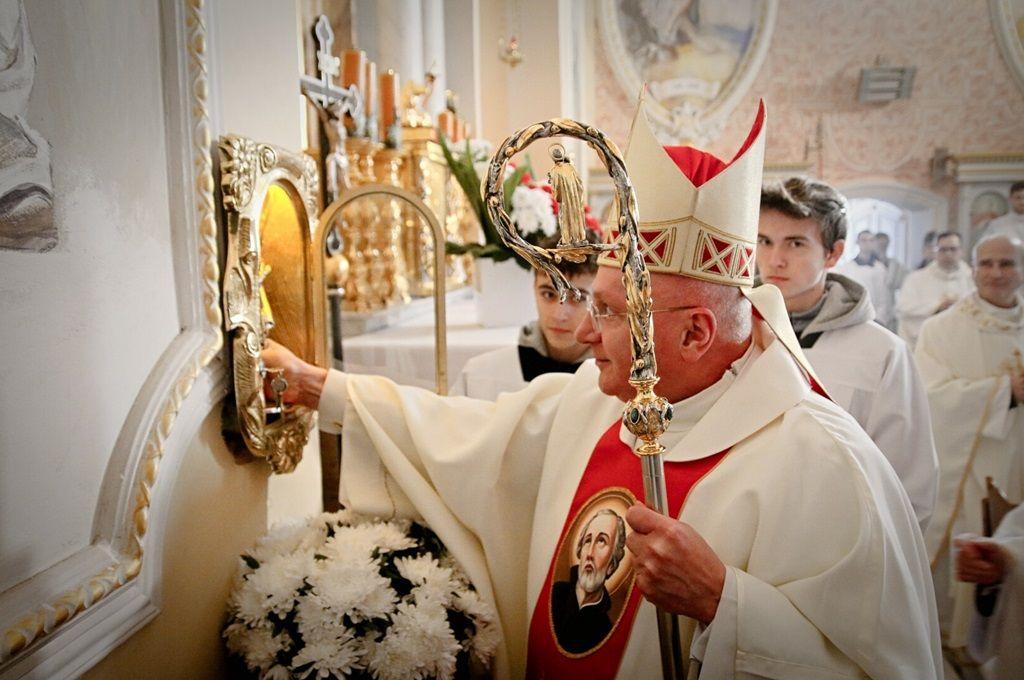 Tuliszków: wprowadzenie relikwii św. Andrzeja Boboli