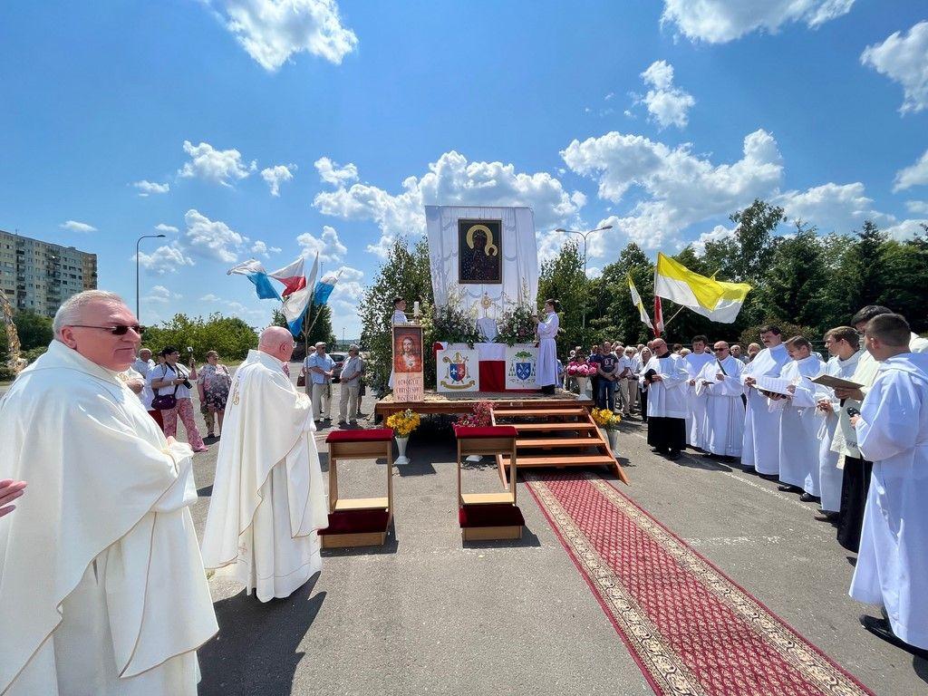 Bp Wętkowski na Boże Ciało: „całe nasze życie powinno być uwielbieniem Boga”