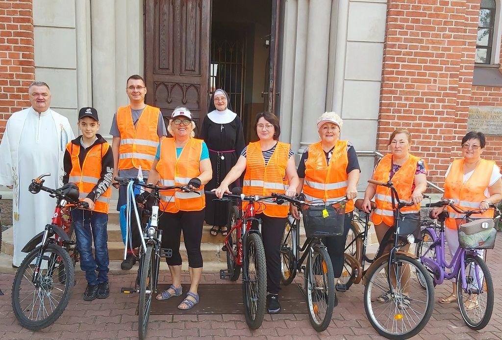 Lubień Kuj.: I pielgrzymka rowerowa do sanktuarium w Błennej