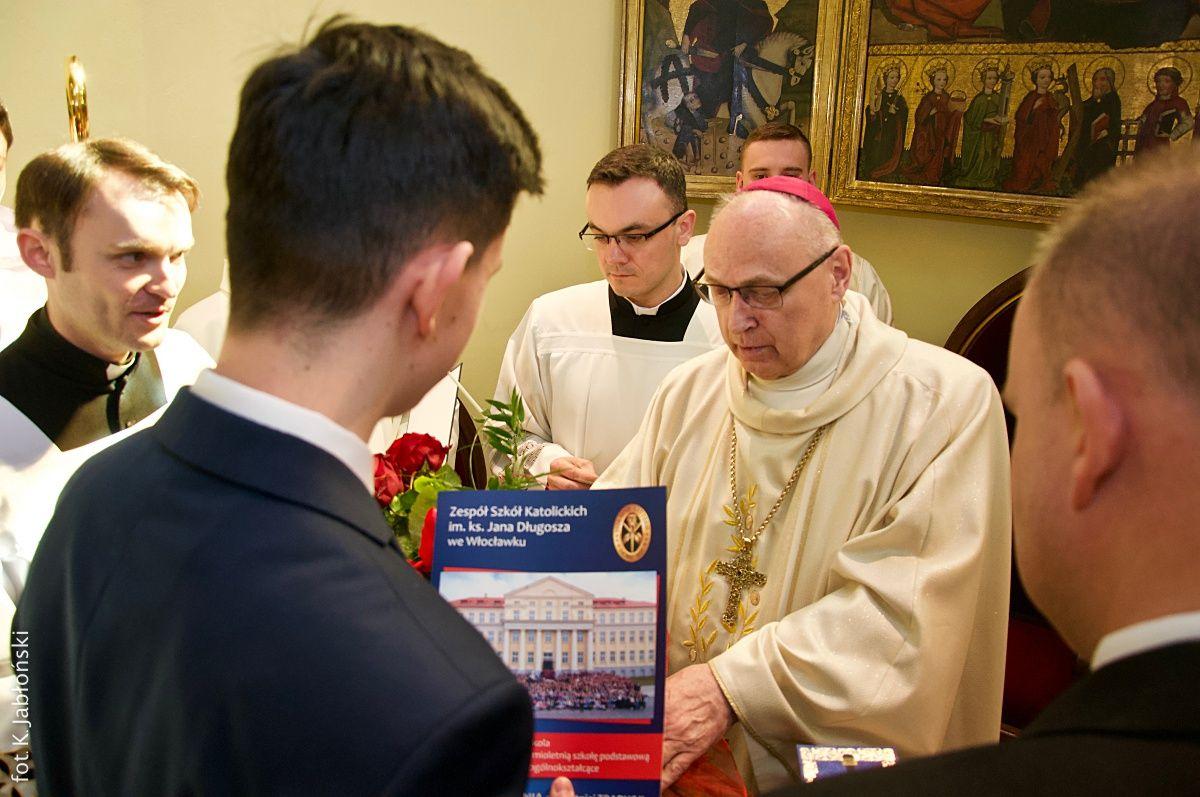 Bp Mering do maturzystów: Bądźcie wierni Chrystusowi